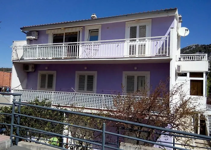 Апартаменти Desa Petric