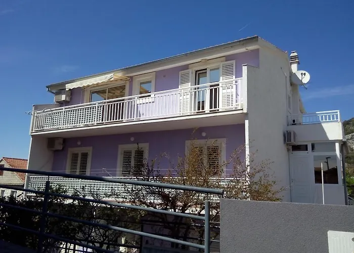 Апартаменти Desa Petric *